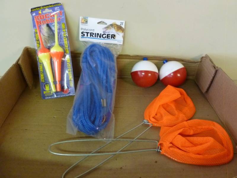 lot 45 image: Fishing Items