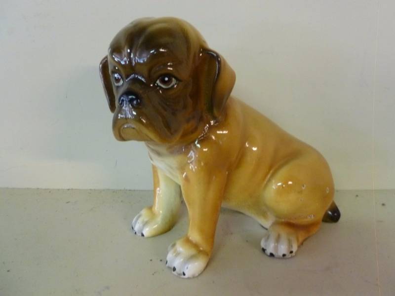 lot 47 image: Decorative
