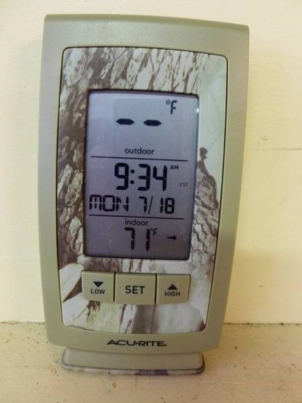 lot 74 image: Thermometer