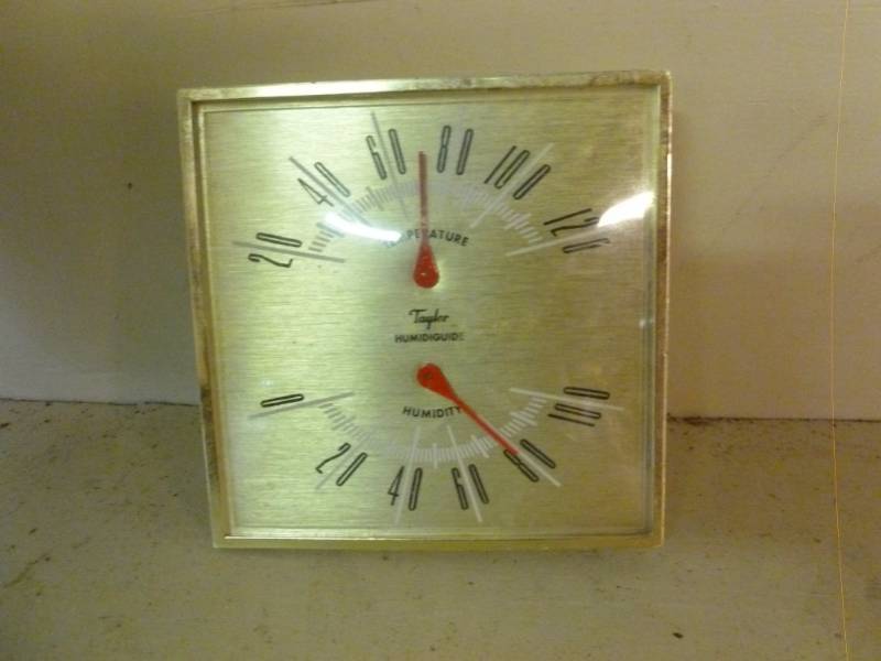 lot 91 image: Vintage Humidguide