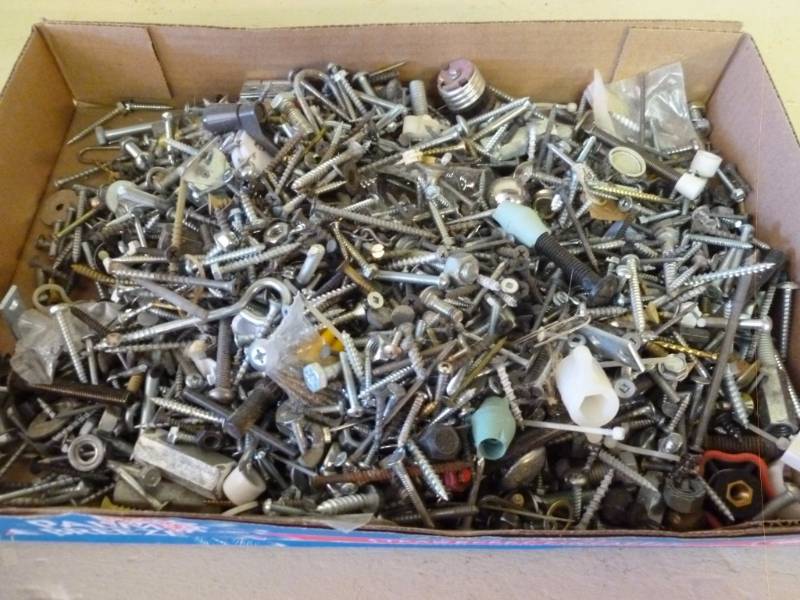 lot 99 image: Handyman Items