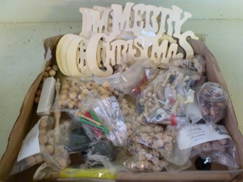 lot 102 image: Craft Items