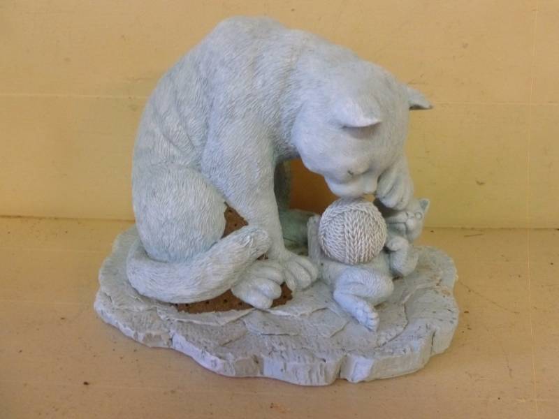 lot 108 image: Rock Garden Decoration