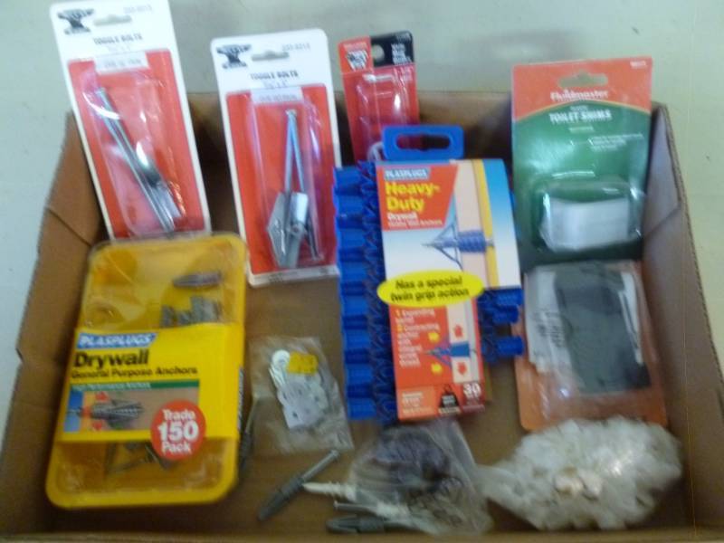 lot 123 image: Handyman Items