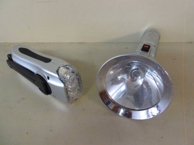 lot 143 image: Flashlights