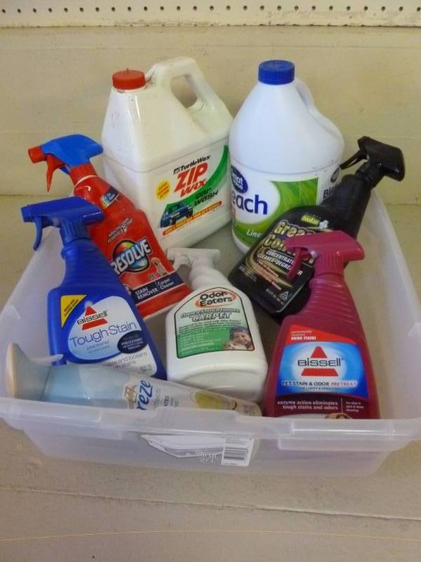 lot 146 image: Cleaning Items