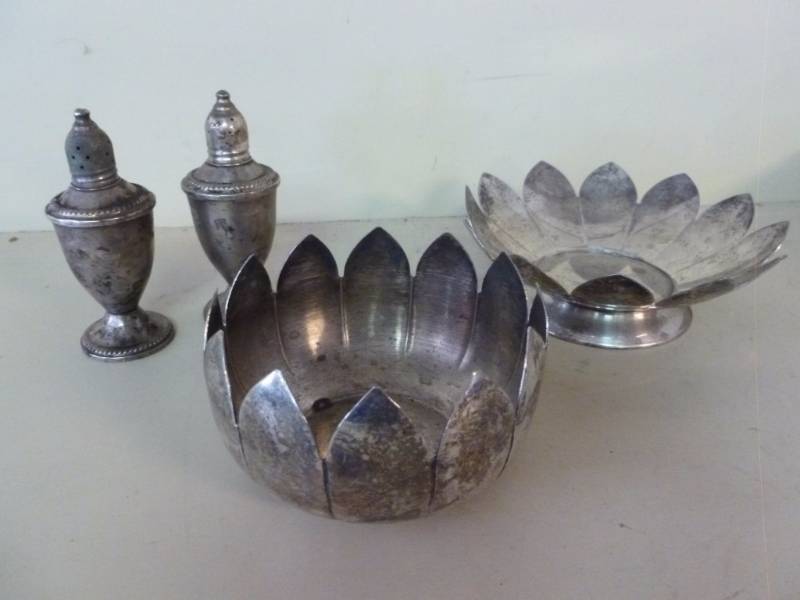 lot 168 image: Sterling Salt & Pepper Shakers