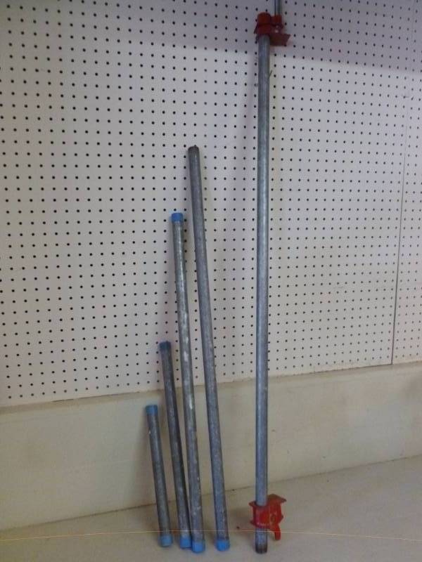 lot 173 image: Pipe Clamp