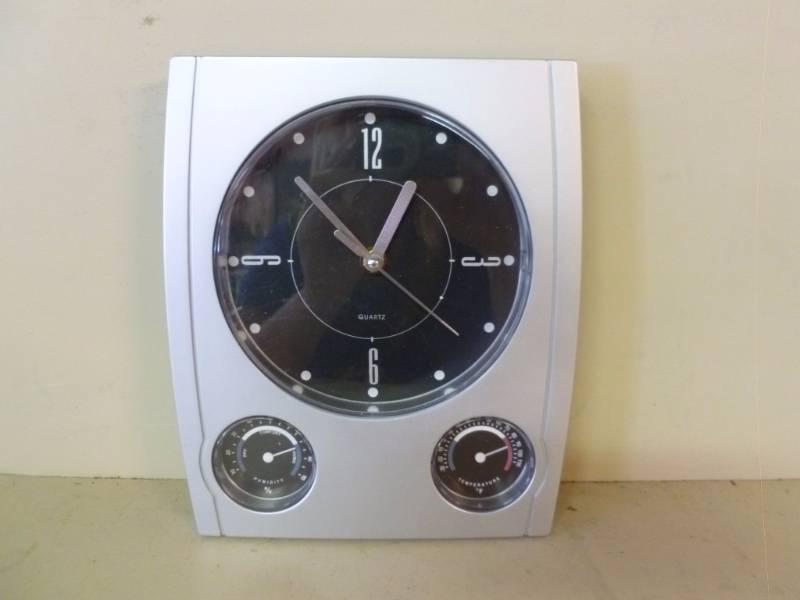 lot 189 image: Wall Clock