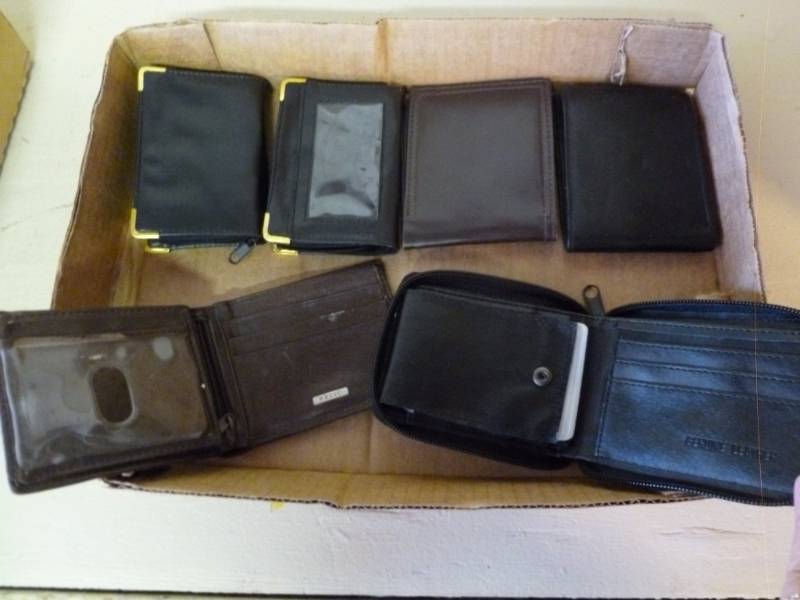 lot 207 image: Wallets
