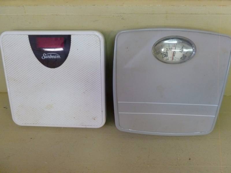 lot 215 image: Bathroom Scales
