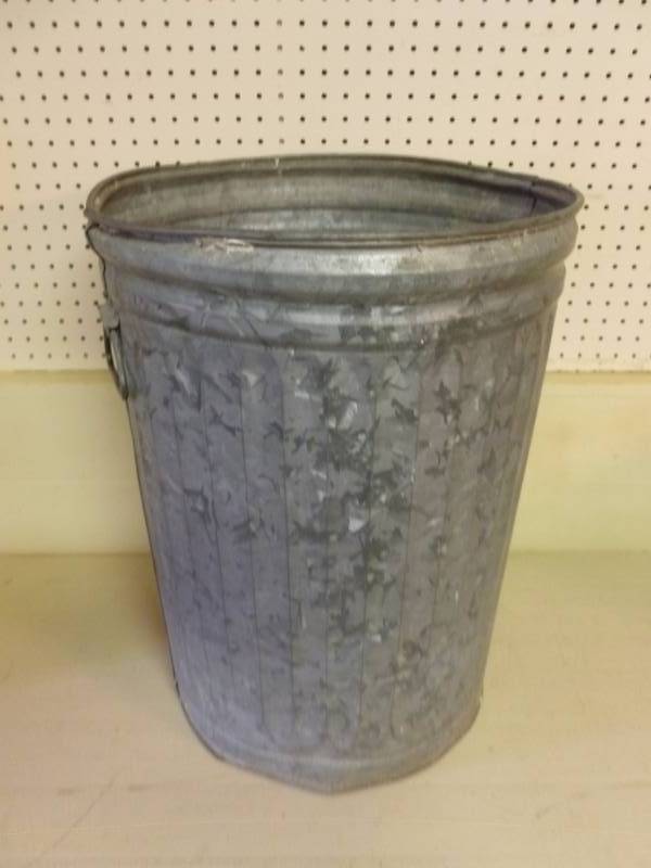 lot 260 image: Garbage Can