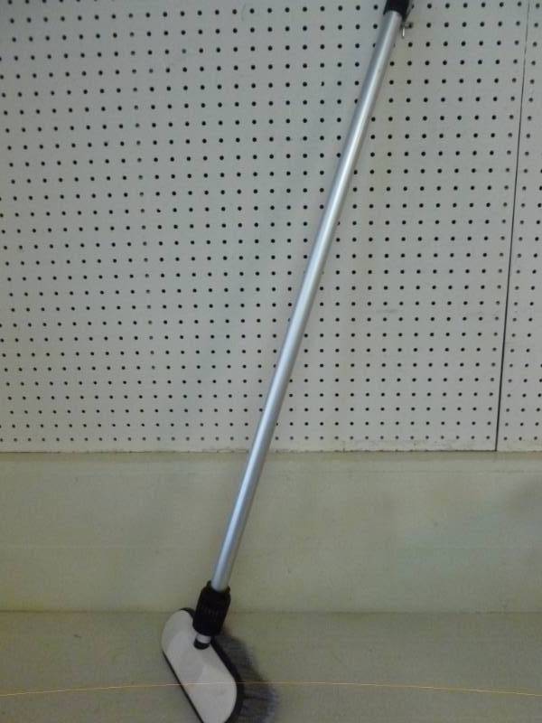 lot 272 image: Car Wash Brush