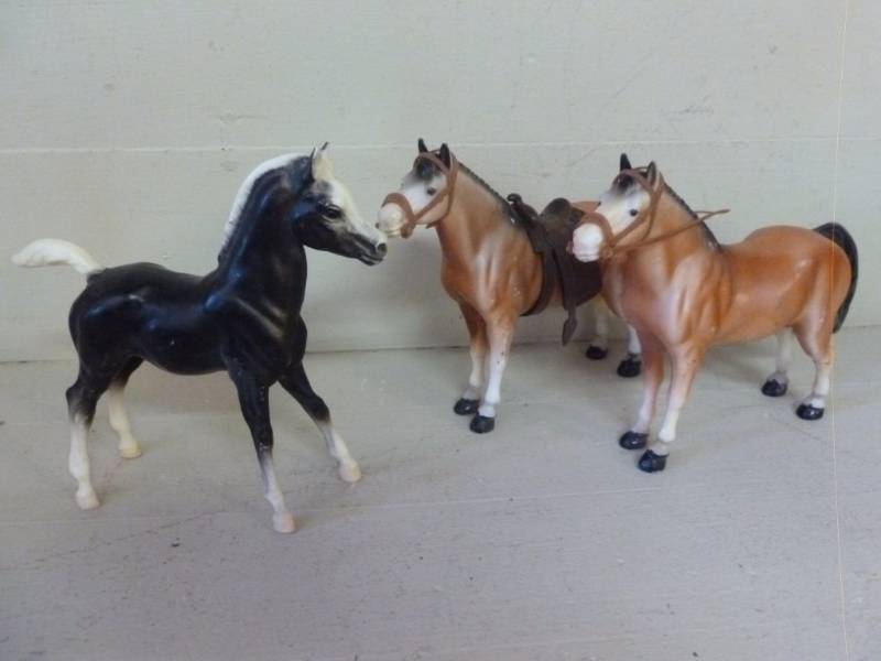 lot 287 image: Toy Horses