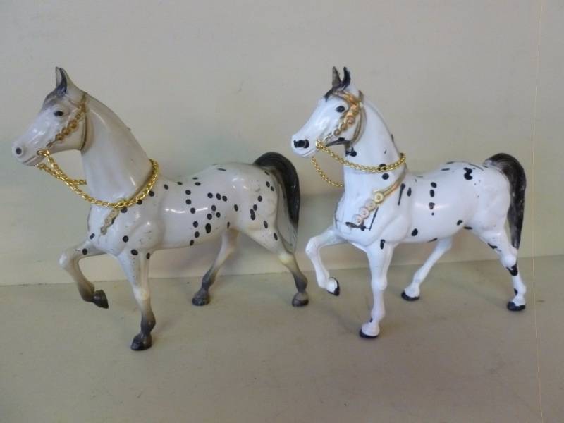 lot 289 image: Toy Horses