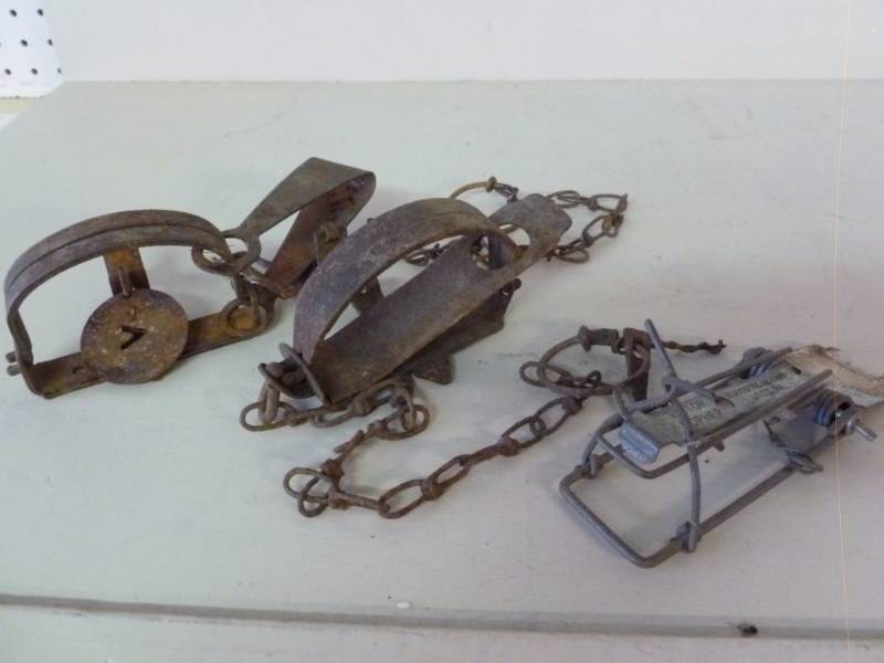 lot 300 image: Vintage Traps