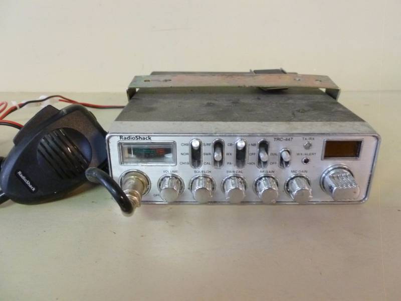 lot 303 image: CB Radio