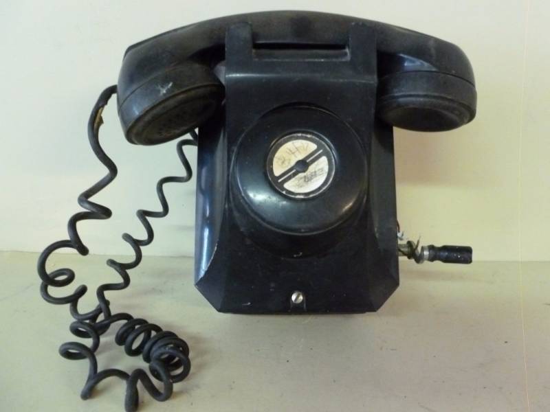 lot 327 image: Vintage Telephone