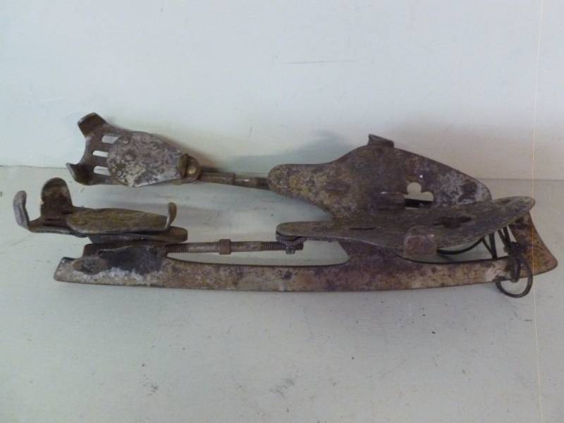 lot 330 image: Vintage Ice Skates