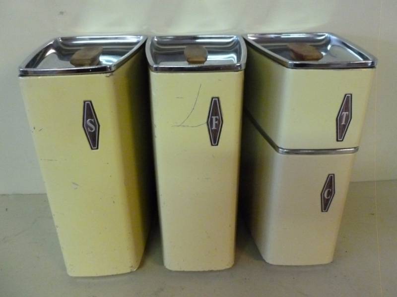 lot 339 image: Vintage Kitchen