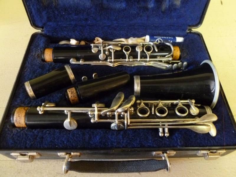 lot 352 image: clarinet