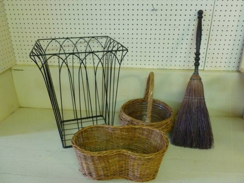 lot 368 image: Baskets