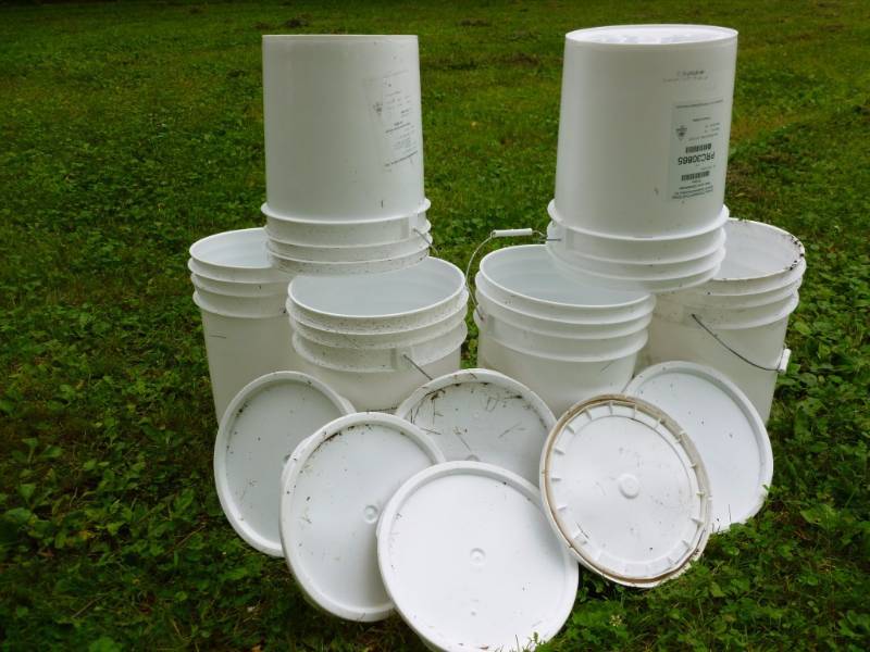 lot 377 image: Pails