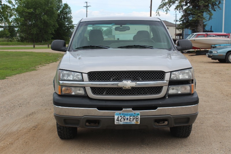 2004 Chevrolet Silverado 1500 Extended Cab 4x4 - 2 Owner
