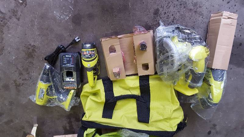 Ryobi ONE 18-Volt Lithium-Ion Cordless Combo Kit (5-Piece) P1879 New