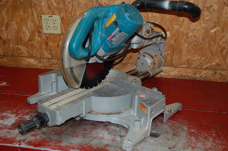 Sliding Compound 12 Miter Saw