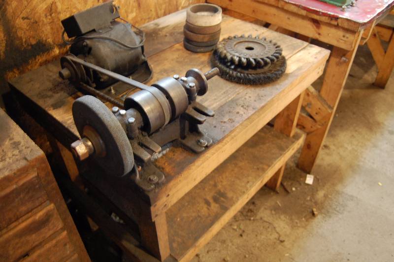 Bench Grinder with Bench