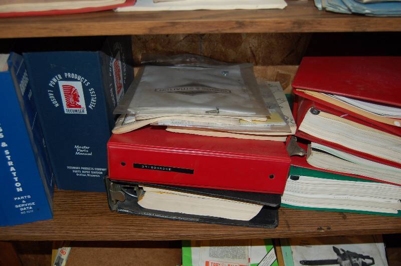 Assorted Small Engine Service and Repair Manuals