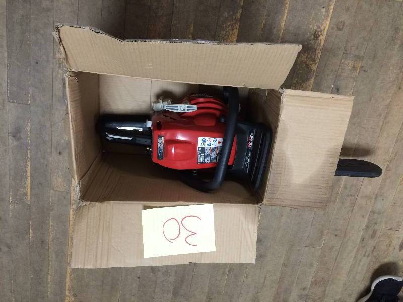 lot 30 image: Homelite 14 Bar Gas Powered 42cc 2 Hp 2 Cycle Chain Saw Tree Home Chainsaw new