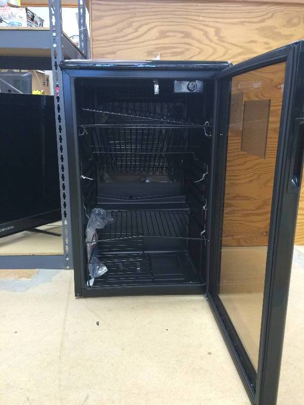 lot 50 image: Haier 96-Can or 35-Wine Bottle Capacity Beverage Center  WORKING CONDITIONS