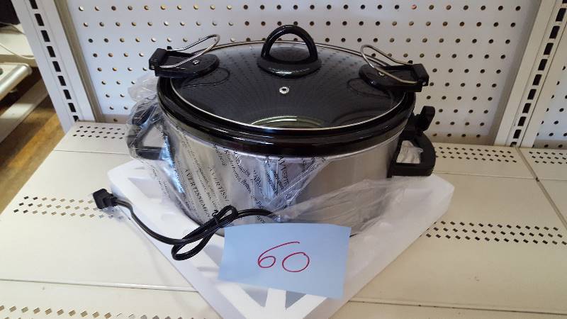 lot 60 image: Crock-Pot Cook & Carry  Slow Cooker, Silver