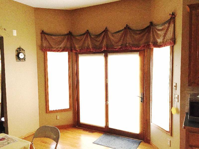lot 4 image: French Country Charm Window Treatment Includes 4 Walkout Door Panels Plus Over Sink Panel & Hardware - Excellent Condition No Smoke