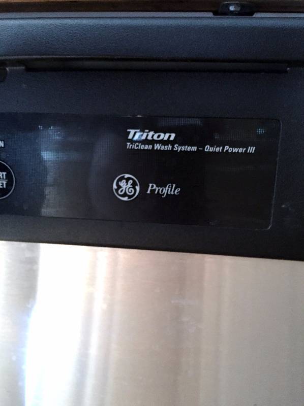 lot 15 image: WOW Polished Stainless GSD5360FSS - GE Profile Triton Built-In Dishwasher 24x30 - Works & Very Nice Condition