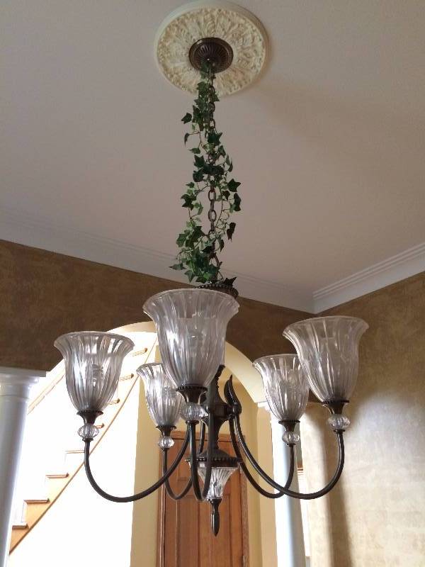 lot 26 image: Gorgeous Dining Room 5 Arm Brushed Metal & Fluted Glass Main Foyer Chandelier Light Lighting
