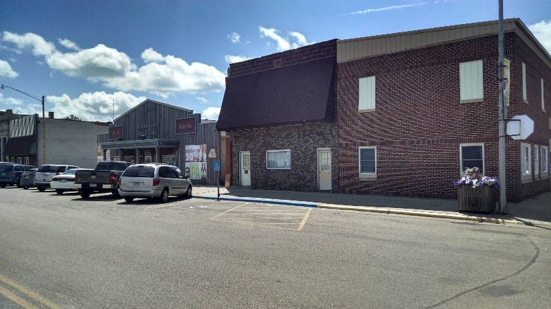 No Reserve Commercial Building on Main Street in Walnut Grove MN Home of Laura Ingalls Wilder