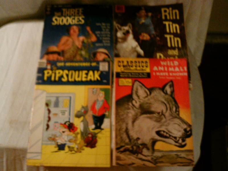 Comic Books- set of 4, Rin Tin Tin, 3 stooges