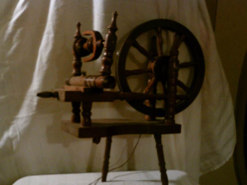 Spinning Wheel replica - wood