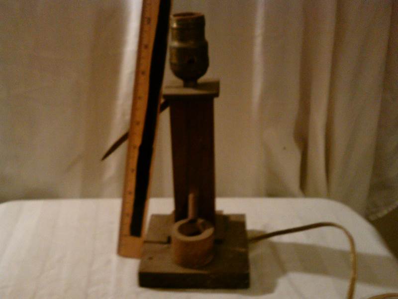Accent lamp, wooden