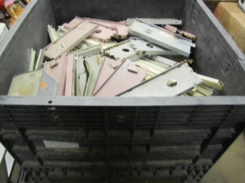 Huge lot of commercial grade shelvi...