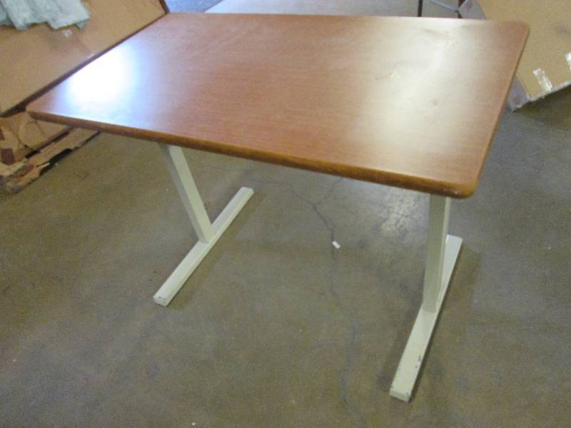 Formica top table, 2 x 3.5 adjusti...