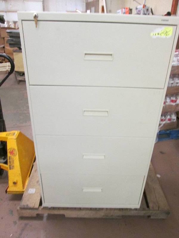 HON File Cabinet with keys  30 Wid...