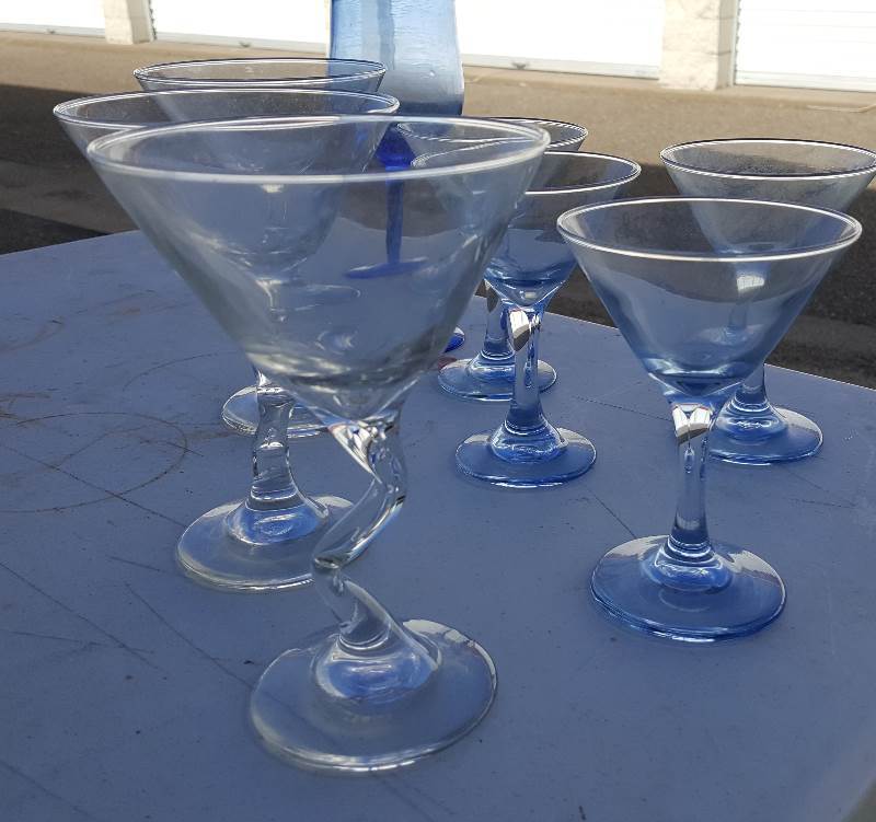 Lot of eight decorative glasses