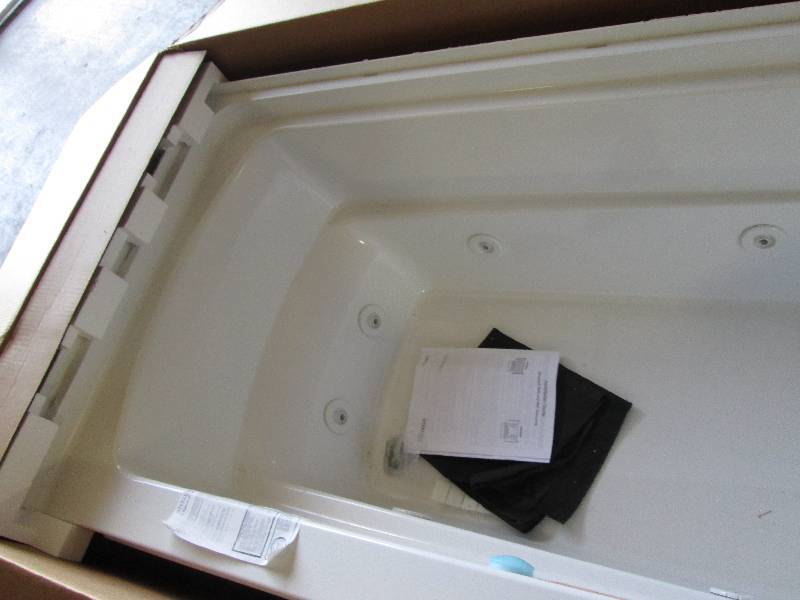 Kohler Sterling Jetted Tub
