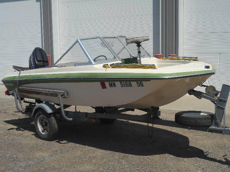 lot 3 image: 1977 Glastron 16ft Fiberglass Boat ...