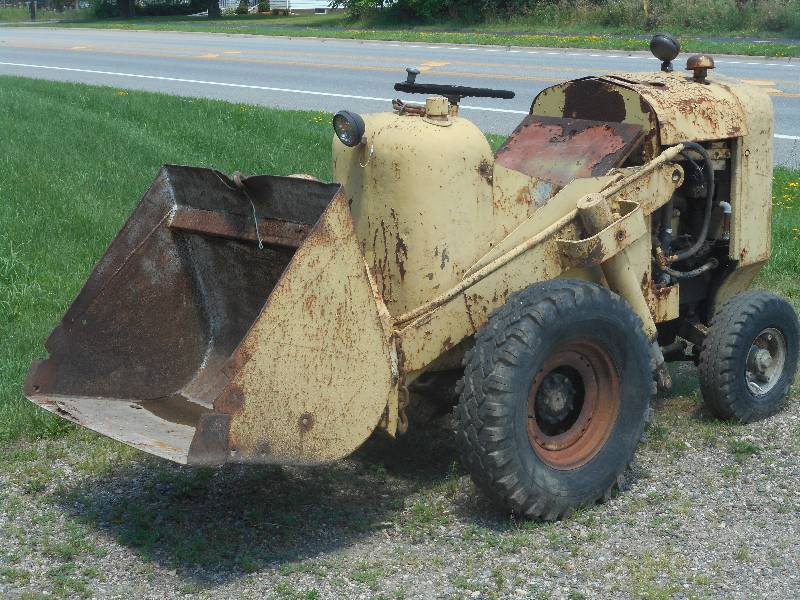 lot 4 image: Vintage HA Hough Loader...