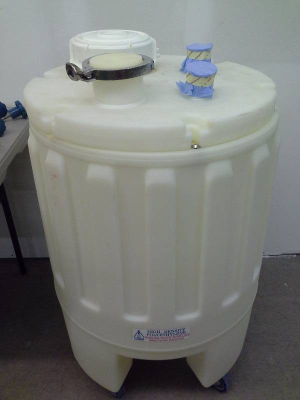 Nalge Lightnin mixer with rolling container